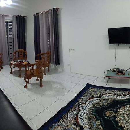 Homestay D'Mama Ifor Muslimi Tanjong Malim Dış mekan fotoğraf